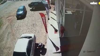 Asaltan local de venta de cubiertas en Ypané