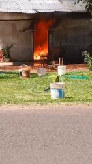 Incendio consume casi por completo vivienda en J. Augusto Saldívar
