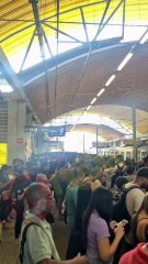 Passageiros enfrentam lotação e atrasos no metrô de Salvador após falha