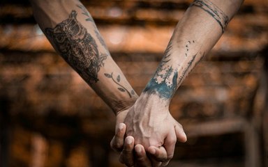 Tatuaggio sbiadito, anche se fatto da poco? Scopri perché