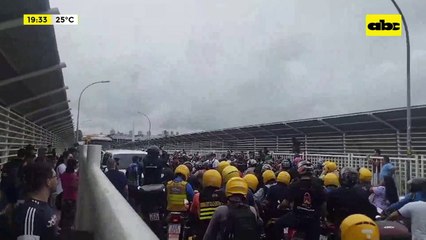 Paseros protestan contra nuevos controles: bloqueo del Puente de la Amistad duró 40 minutos