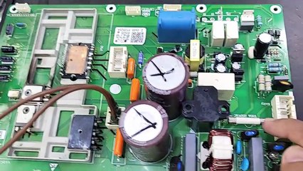 #Haier #DCInvertre #E7 #Errorcode Haier Dc inverter ac E7 error code inverter ac PCB board repairing