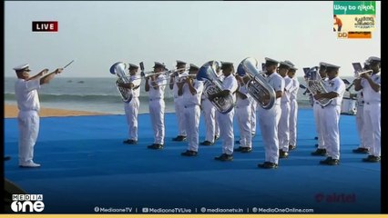 നാവികസേനാ ദിനാഘോഷം: ശംഖുമുഖത്ത് രാഷ്ട്രപതി എത്തി