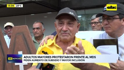 Adultos mayores no cesan en su reclamo, pero MDS dice que aumentar subsidio es “imposible”