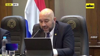 Senador critica a Peña por no pronunciarse sobre escándalo de corrupción