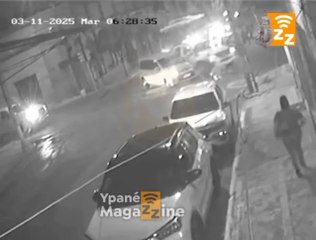 Patrullera y automóvil de plataforma chocaron en el microcentro de Asunción