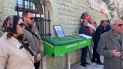 Ünlü oyuncu Burcu Özberk'in dedesi gözyaşlarıyla son yolculuğuna uğurlandı