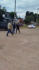 Concejal de Cambyretá a golpes frente a la Junta Municipal,