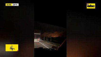 Bomberos combaten importante incendio en zona de la ruta Luque San Bernardino