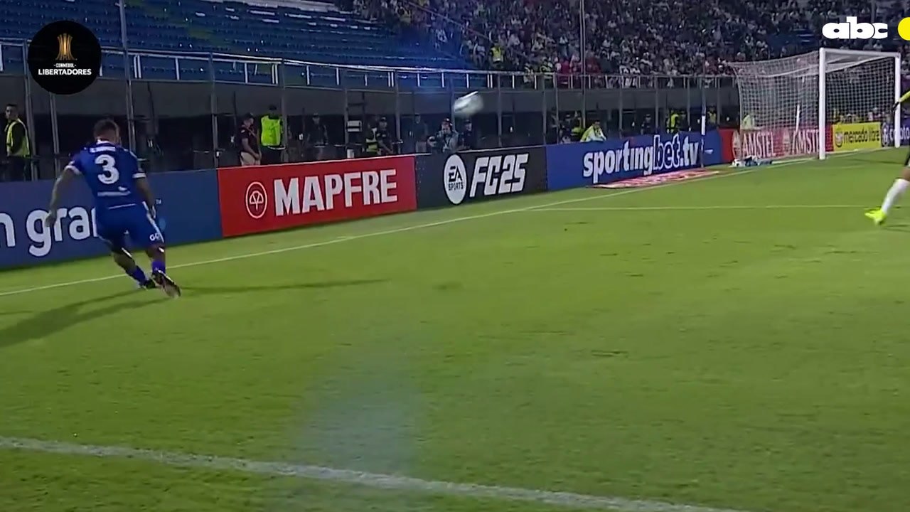 Los goles de la humillante derrota de Olimpia a...