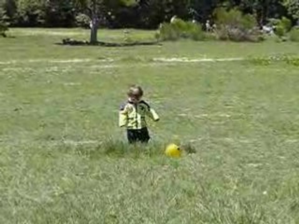 P1010853 Eliaz footballeur