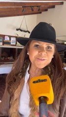 Celeste Amarilla Sobre Su Feria De Ropas