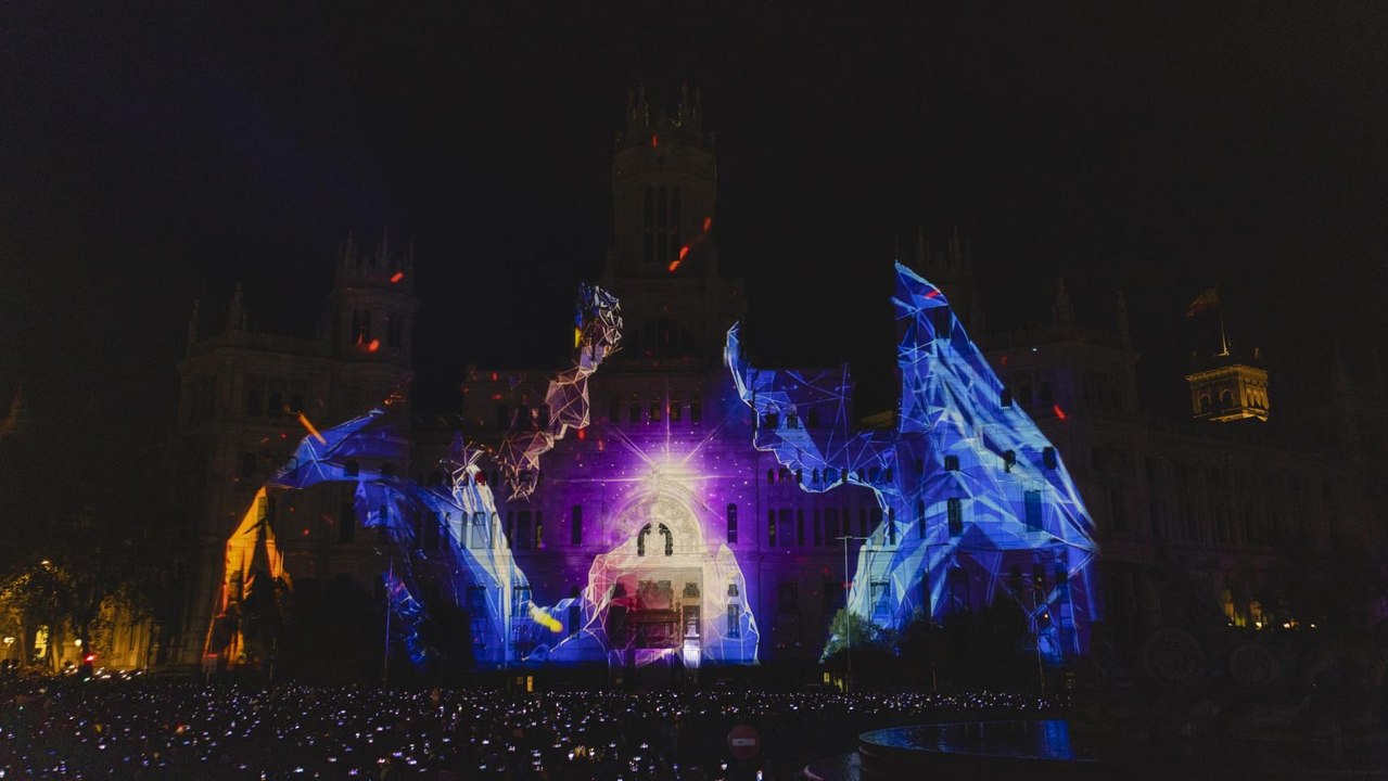La energía de Endesa transforma Cibeles en el gran lienzo de la Navidad madrileña