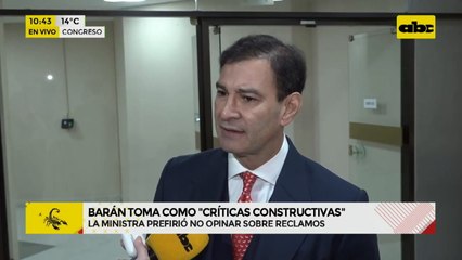 Ovelar no retrocede y afirma que ministra de Salud se debe ir