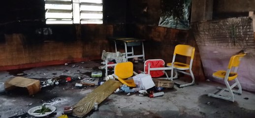 Ardieron los millones: pupitres chinos de Itaipú se hicieron cenizas en escuela de Areguá