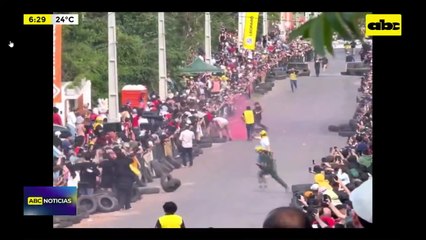 Competencia de “autos locos” dejó algunos asistentes golpeados