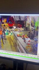 Temor en el 24 de Abril: Por negarse a fiar, delincuentes le entran a machetazos a comerciantes