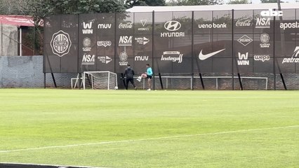 Derlis González entrena diferenciado en Olimpia