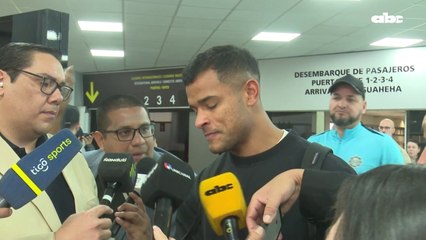 Lucas Morales llegó para fichar por Olimpia