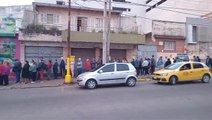 Fila para comprar carne