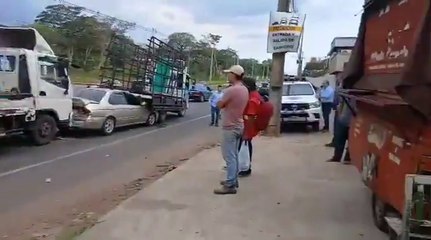 Camión quedó sin frenos y causó choque en cadena en Ñemby