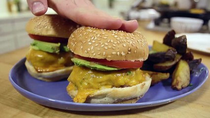 The One Ingredient That Will Totally Upgrade Your Turkey Burgers