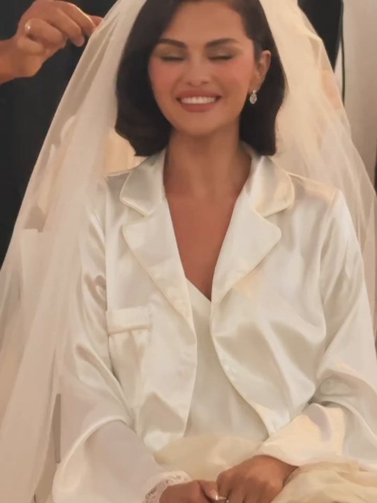 Selena Gomez comparte fotos de su boda: Taylor Swift la grabó en un momento especial