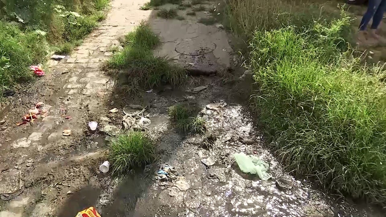 Solução de Problemas de Esgoto: A Insatisfação dos Moradores da Rua Alexandrino Alencar em Caruaru