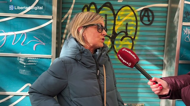 La baliza V16 divide a los conductores: Es una tomadura de pelo. Son las nuevas mascarillas