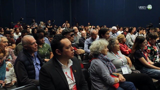 Enrique Dussel propone reforma fiscal para pagar las deudas sociales en la presentación de su libro