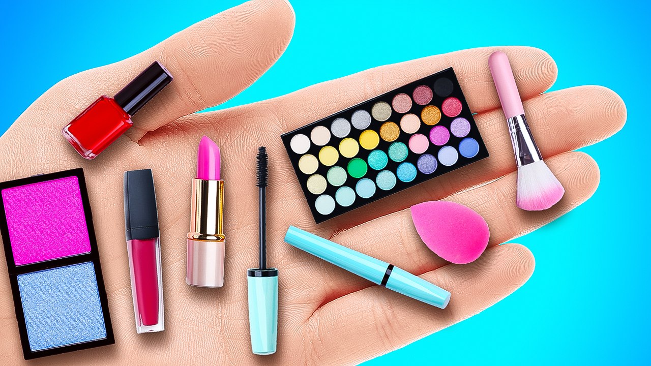 Snack Time Or Beauty Time? 🤔💄🍭 #funny
