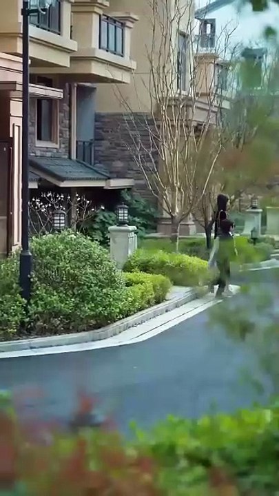 After adopting a boy, she heard his thoughts, found his dad, and married into a rich family