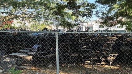 Pupitres abandonados en Fluvial Vallarta | CPS Noticias Puerto Vallarta