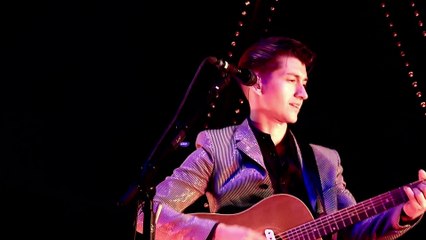 Cornerstone (with 'Soul Love' and 'Yellow' snippets) - Arctic Monkeys (live)