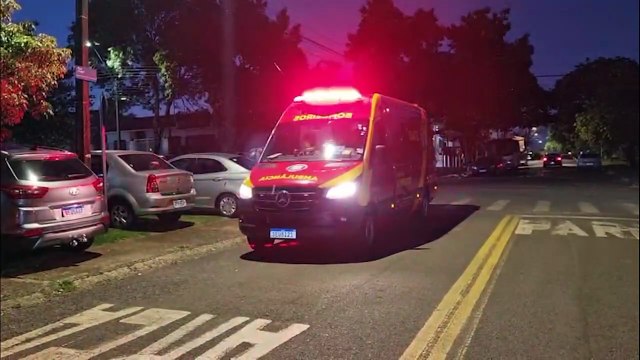 Jovem fica ferido em colisão entre moto e carro no Universitário