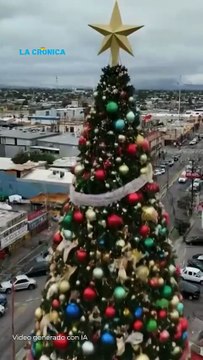 ✨ Así podría lucir un gran árbol navideño iluminando la zona centro de Mexicali, justo donde hoy se encuentra la construcción del Cocinero Chino.