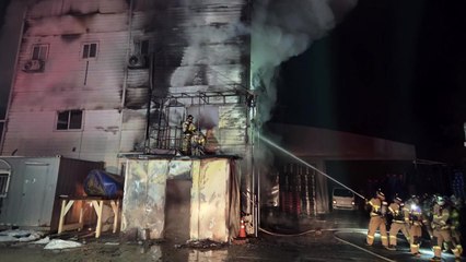 충남 천안 유리 가공공장 화재...2천 3백만 원 피해 / YTN