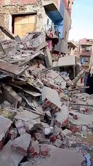 بعد انهيارها.. صاحب عمارة مكونة من 4 طوابق يكشف تفاصيل إخلاء الأسر من الشقق في أسوان