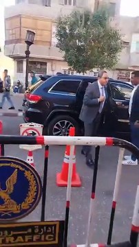 محافظ قنا يتفقد لجان المعهد الديني الانتخابية بالدائرة الأولى