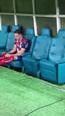 Já vai? Titular do Bahia é visto chorando no banco após partida contra o Sport e aumenta rumores de negociação; veja