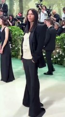 Homophobie - Le site Buzz Actualité se désole de voir le styliste Olivier Rousteing sans une compagne à ses côtés : « Il a tout mais refuse d’être avec une femme »