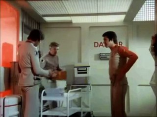 Space 1999 2x11-Catacumbas de la luna-HD