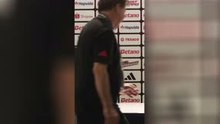 Flamengo - Explosion de joie en pleine conférence de presse !
