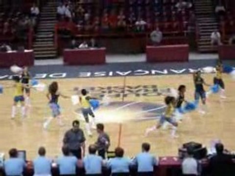 pom pom girl a paris bercy