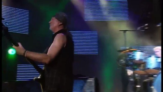 Deep Purple - Smoke On The Water (En directo desde Montreux, 2007)