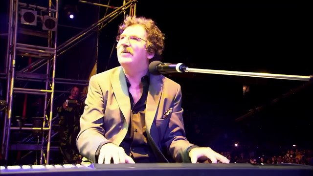 Luis Alberto Spinetta - Rezo por Vos (En Vivo Estadio Vélez Sarsfield) ft. Charly García