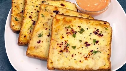 Crispy Cheesy Garlic Bread in 5 minutes｜Restaurant Style｜Instant Garlic Bread Recipe
