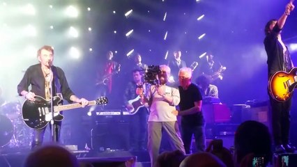 2016 - Johnny Hallyday - Au revoir à la fin du concert (Théâtre Antique de Vienne – 21 Juillet)