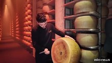 Parmigiano Reggiano: 4 milioni di forme e l'arte dei 24 battitori