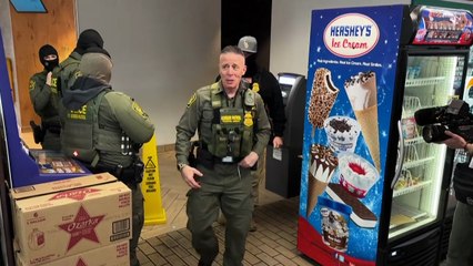 Nuevo golpe migratorio de Trump: redadas masivas y suspensión de trámites para 19 países